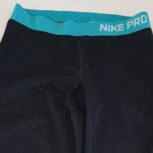 Nike Pro cropped tight black layer xs